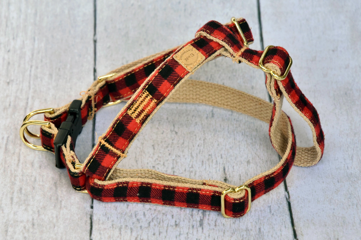 3/4″ Small Print Red Buffalo Plaid Harness